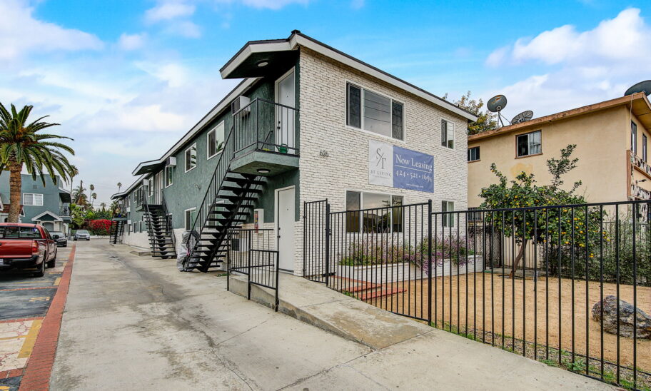 1 web or mls N Kingsley Dr 001