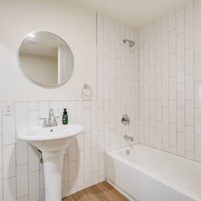 28 web or mls N Kingsley Dr 028